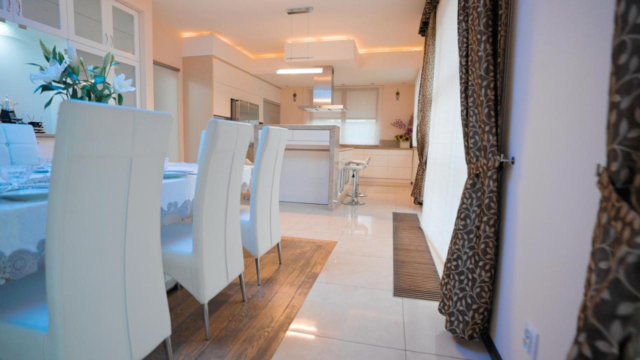 Apartamenty D-2 วอร์ซอ ภายนอก รูปภาพ